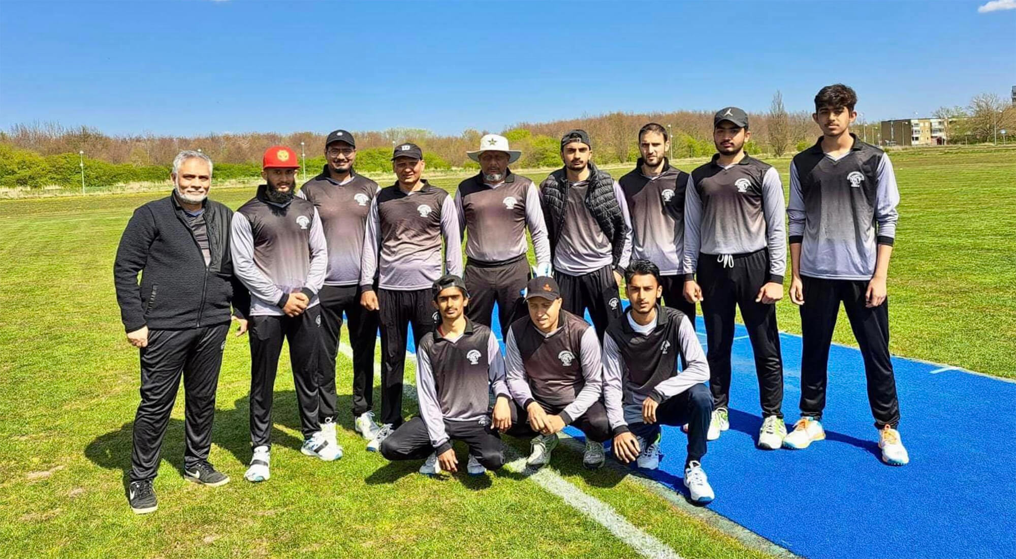 landskrona-cricket-club-team_tp.jpg